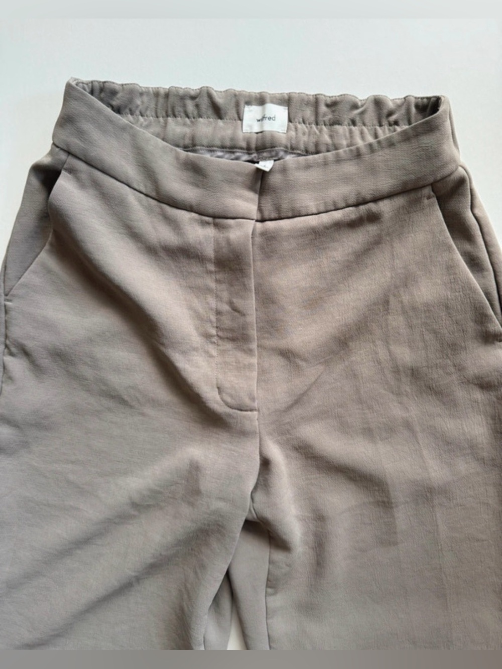 Aritzia Wilfred Effortless Crepette Pants Sz6 Grey Wide Leg Trouser Quiet Luxury